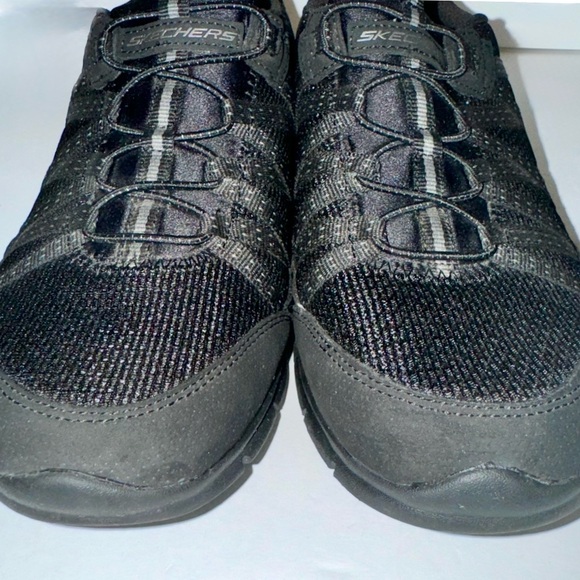 Skechers Wide Fit “Gratis Strolling” Slip On Athletic Walking Sneakers, Sz 8.5 - Picture 7 of 13